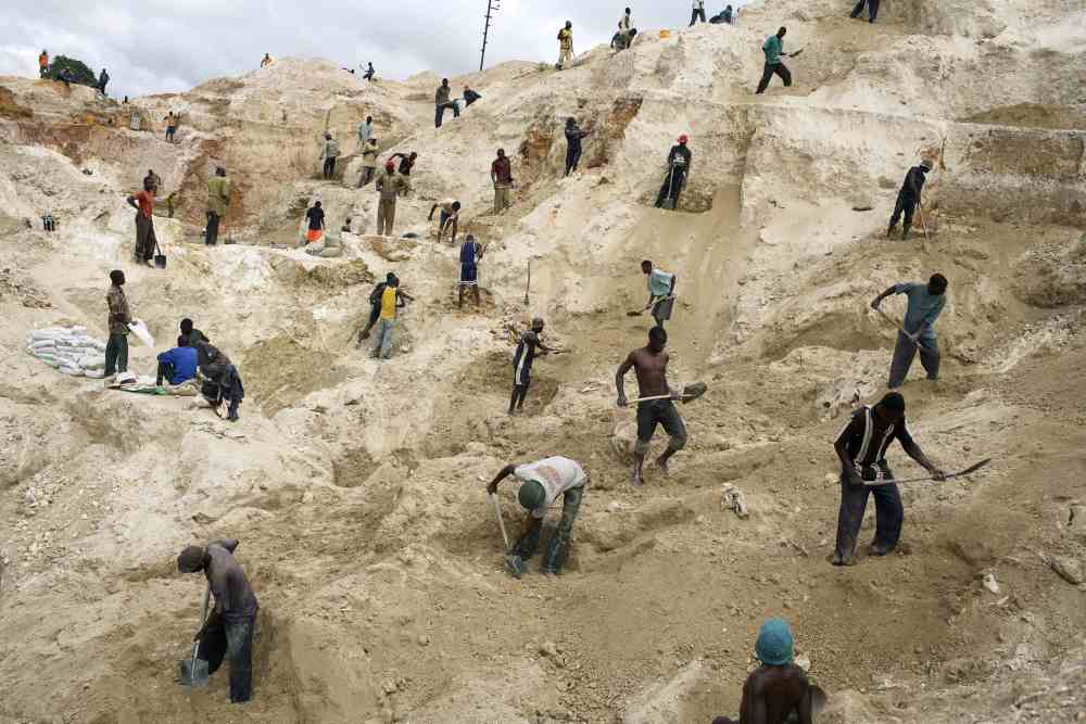 Śmierć dzieci w kopalniach kobaltu. Pozwane Apple, Google Dell i Tesla